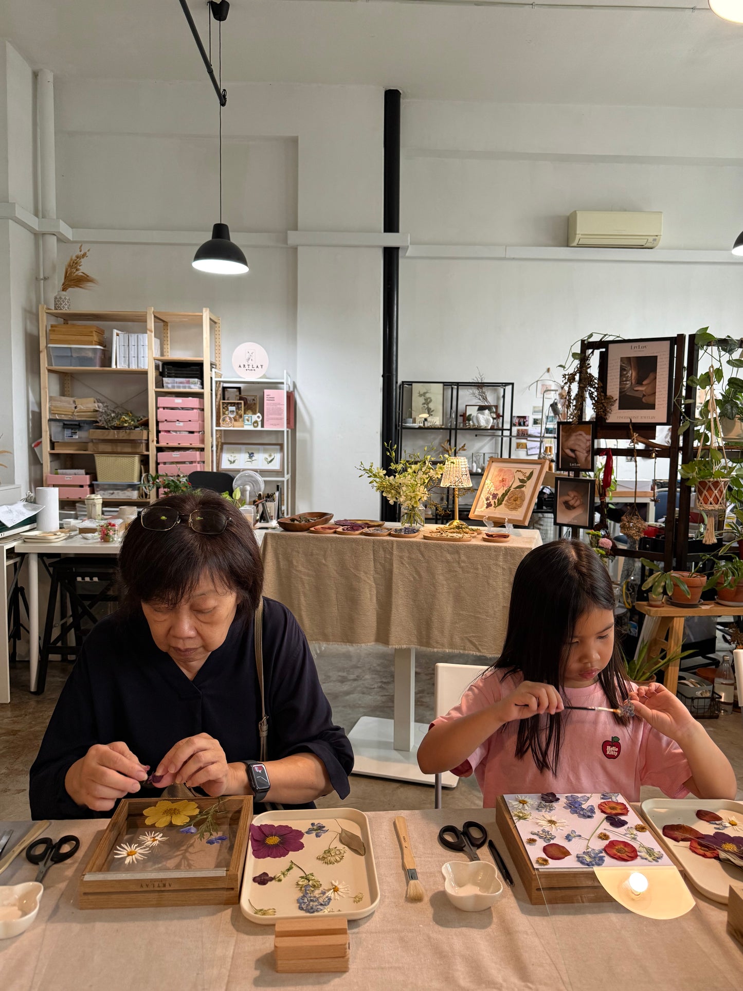 Pressed Flowers Art Jamming Workshop [2hrs]