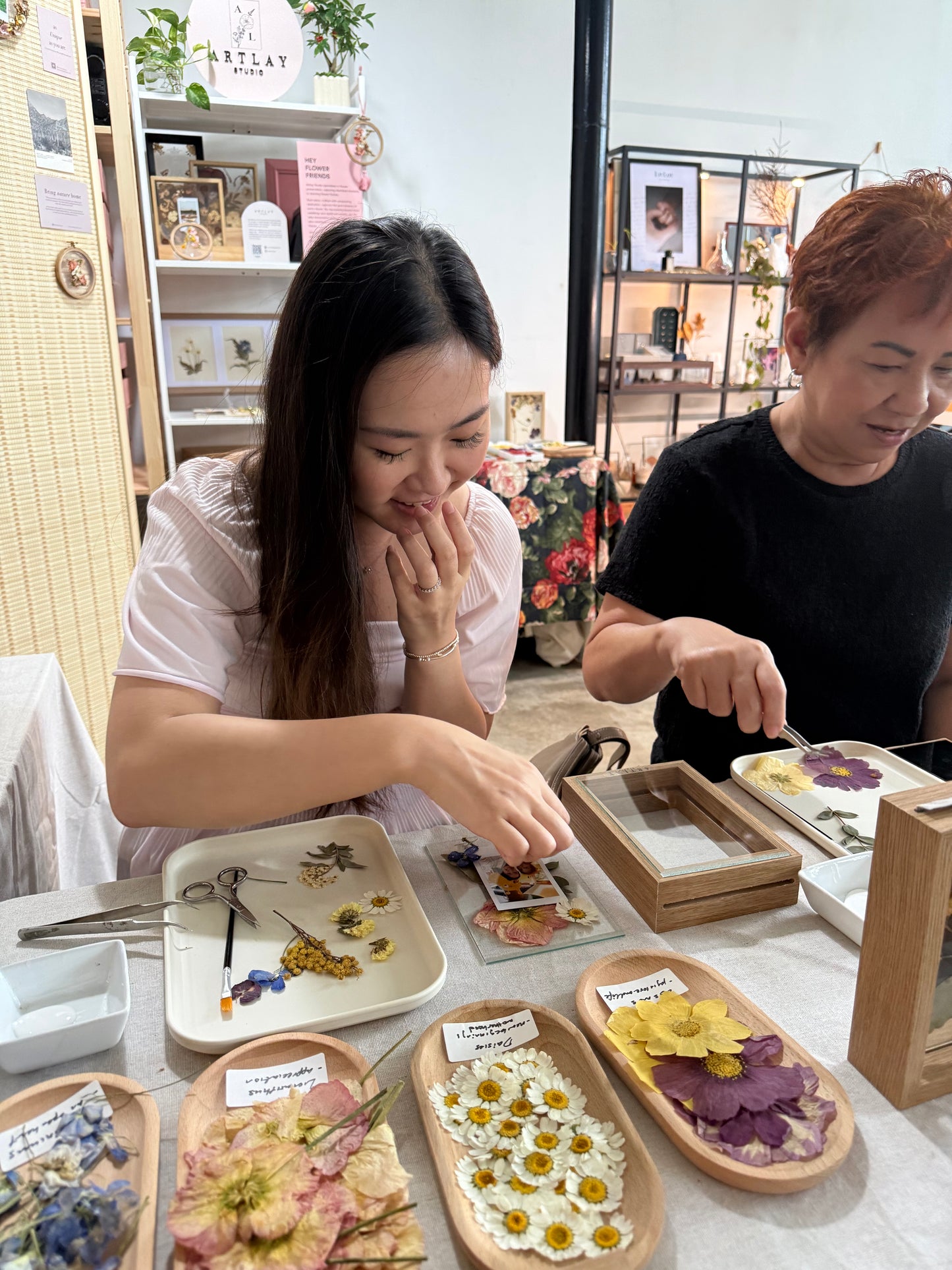 Pressed Flowers Art Jamming Workshop [3hrs]