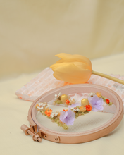Load image into Gallery viewer, Summer&#39; Dried Floral Hoop
