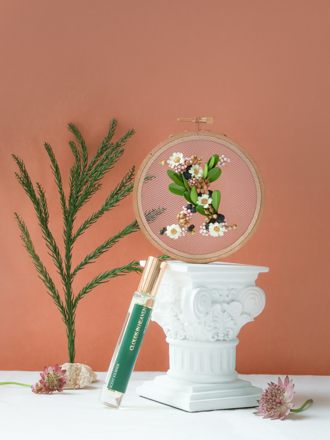 HOLIDAY LIMITED COLLECTION: Clouds in Heaven & Floral Hoop Gift Set